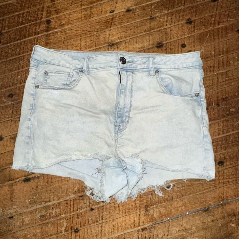 American Eagle light wash super hi-rise cutoff 14 shortie shorts